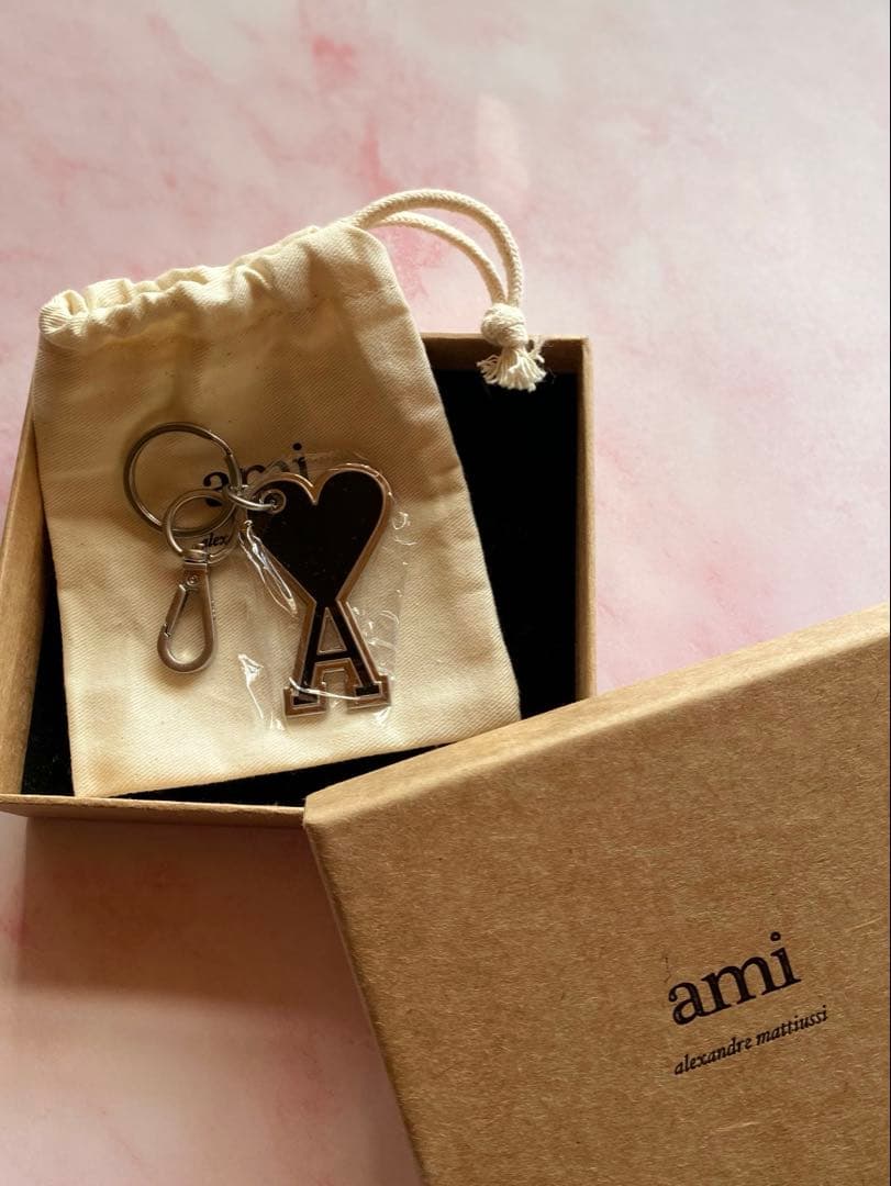 新品 正規品 Ami Paris ハート キーリング ブラック