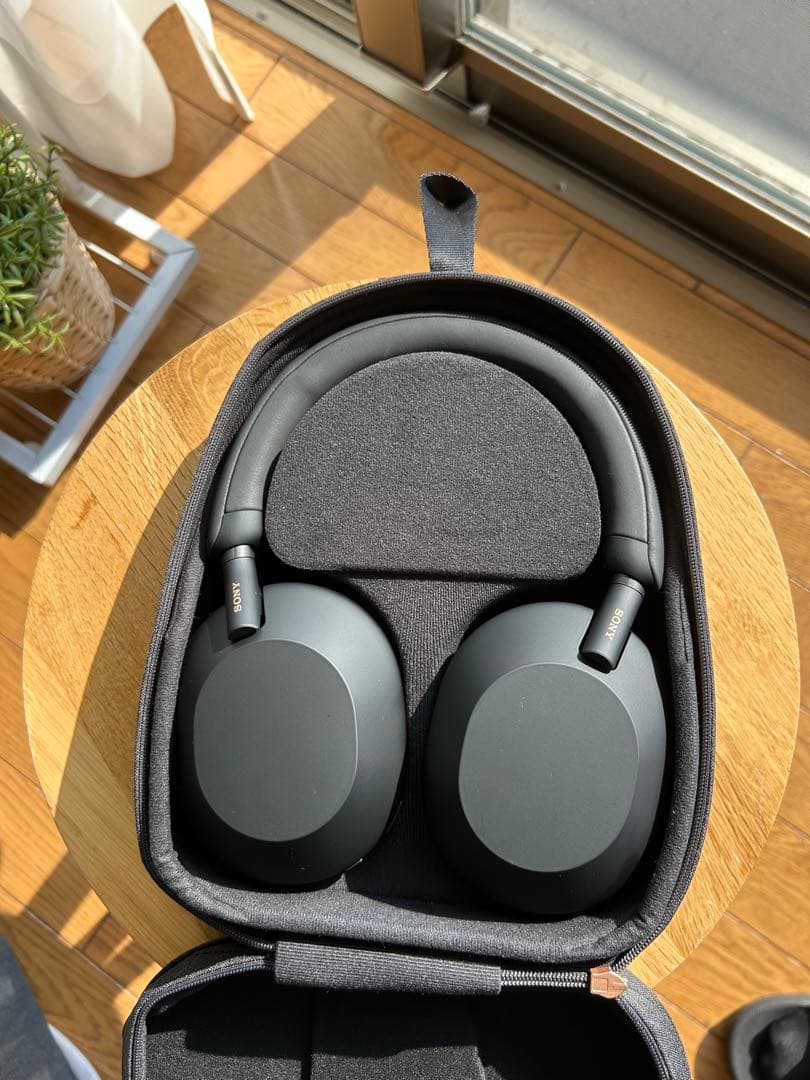 ブラック ワイヤレスヘッドホン ケース付き