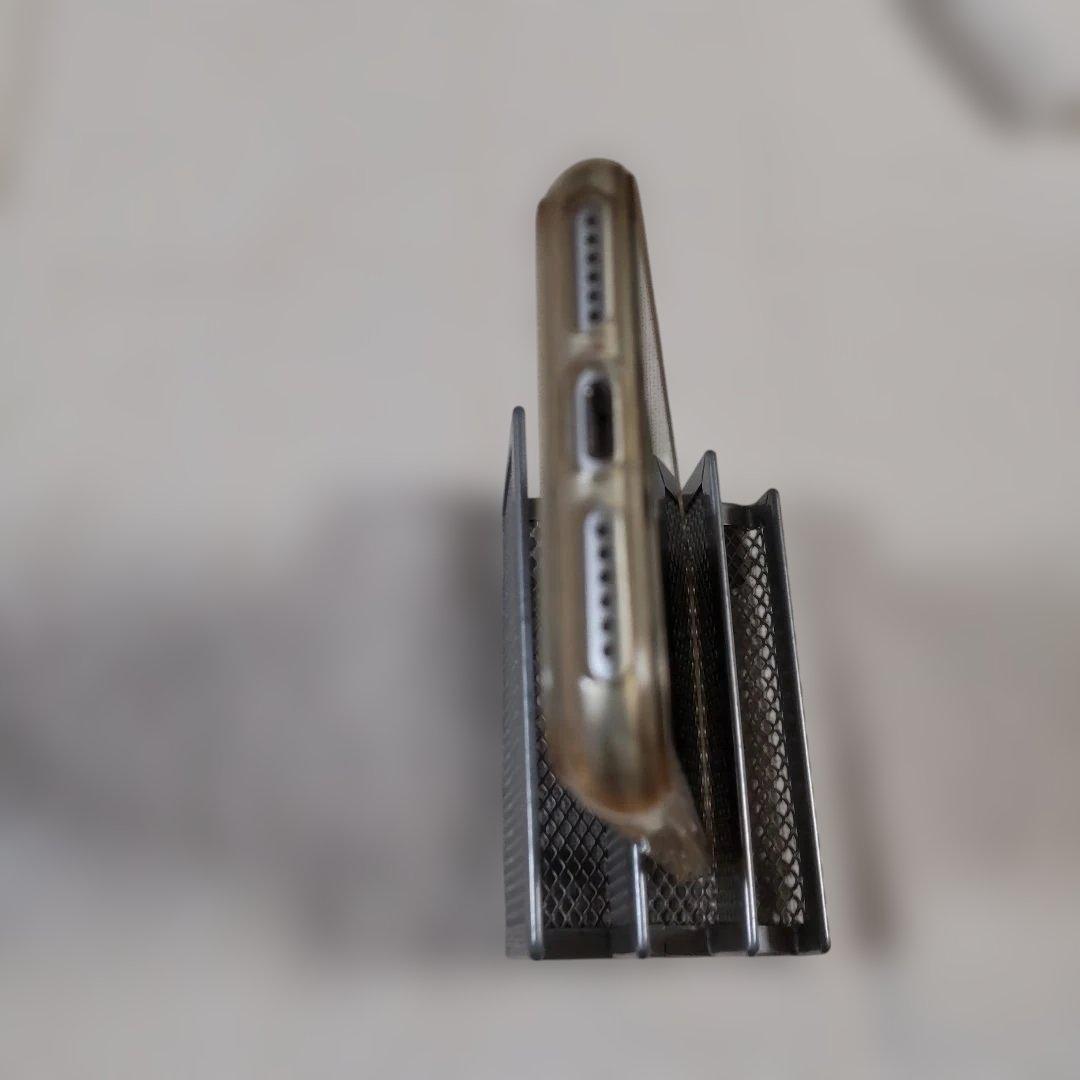 Apple iPhone SE (第2世代) 64GB ホワイト　カバー付き