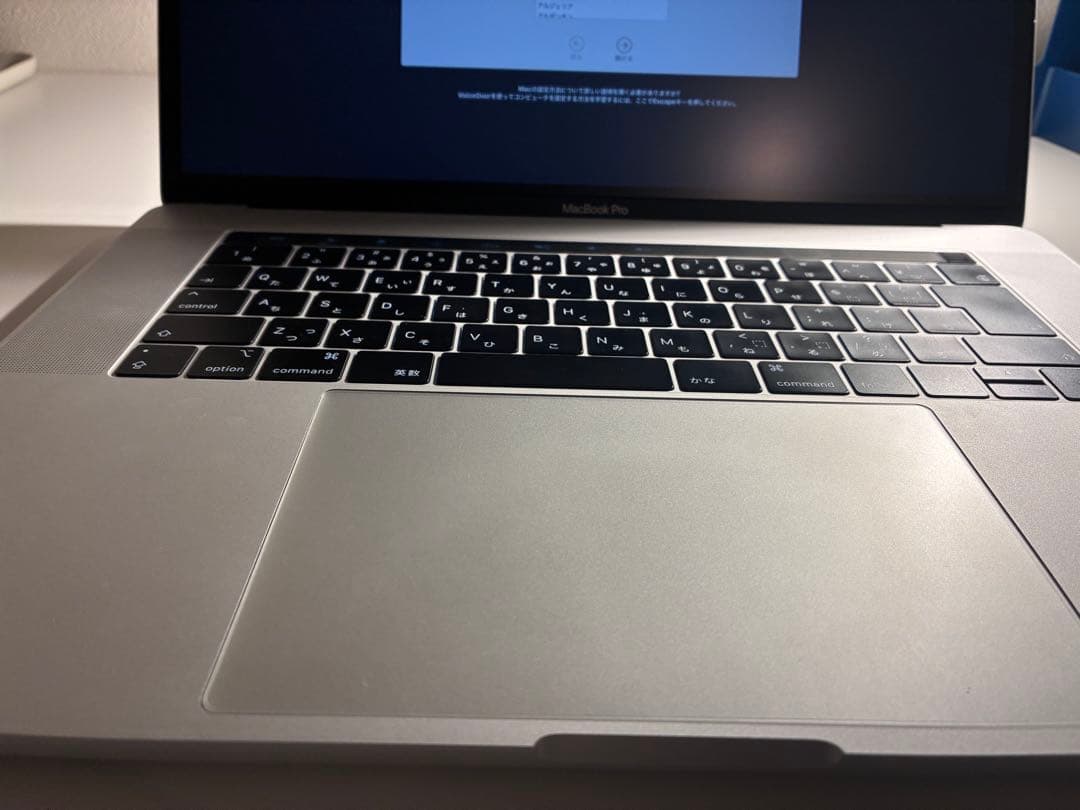 MacBook Pro 2018 15インチMR962J/A シルバー