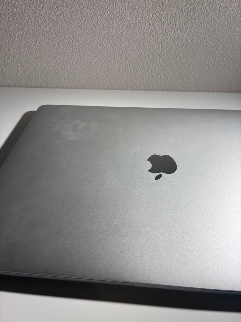 MacBook Pro 2018 15インチMR962J/A シルバー