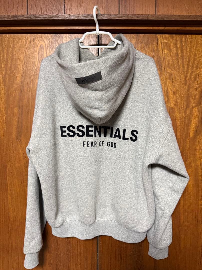 ESSENTIALS FEAR OF GOD グレーパーカー