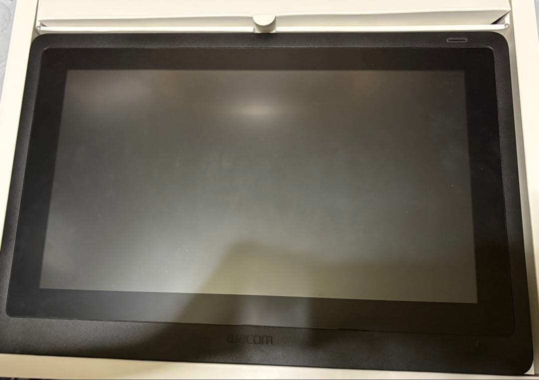 Wacom Cintiq 16 液晶ペンタブレット本体　スタンドおまけ付き