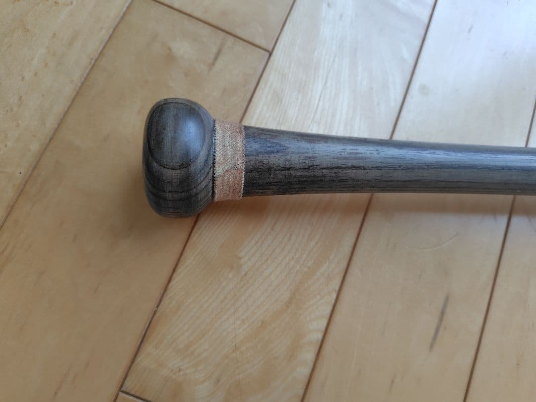 激レア　広島東洋カープ　前田智徳　実使用バット　希少　サイン入り