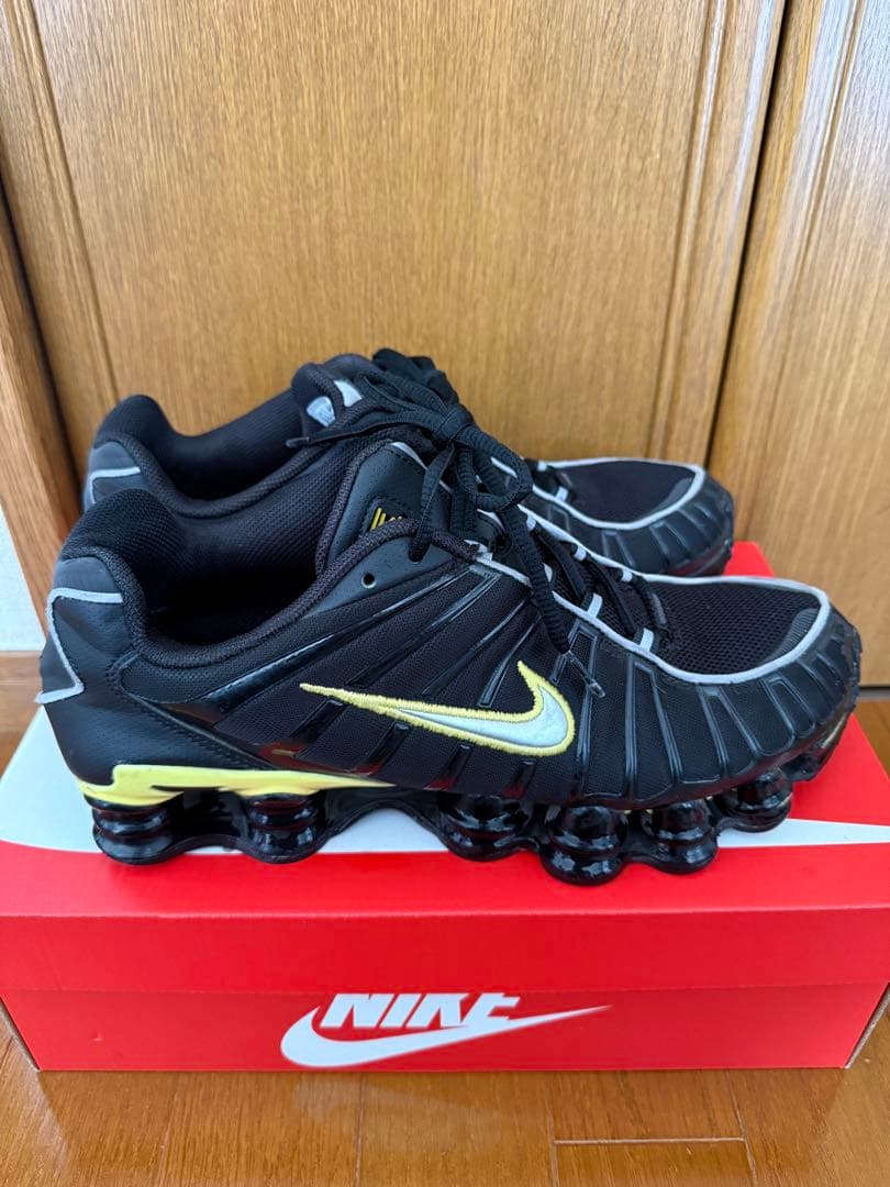 Nike Shox ブラック/イエロー