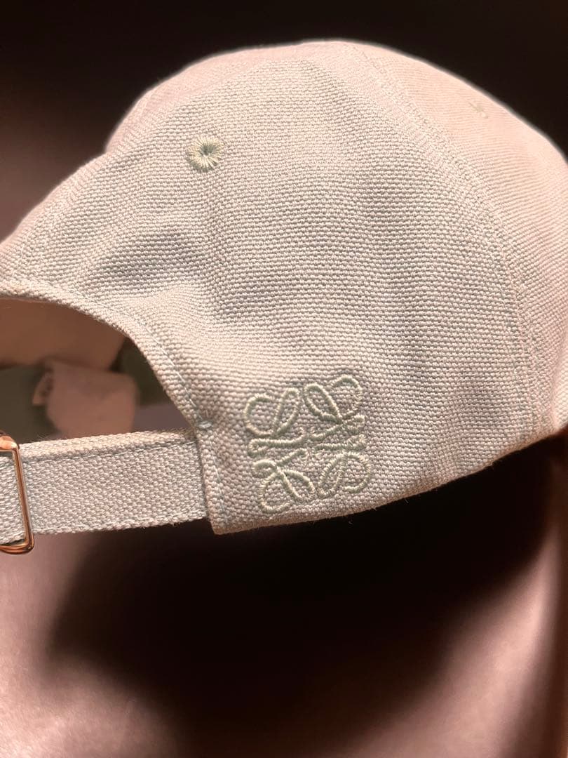 LOEWE アナグラム刺繍キャンバスキャップ Sage Green 57