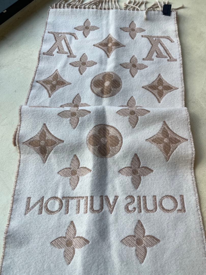 【美品】LOUIS VUITTON マフラー LVエセンシャル シャイン