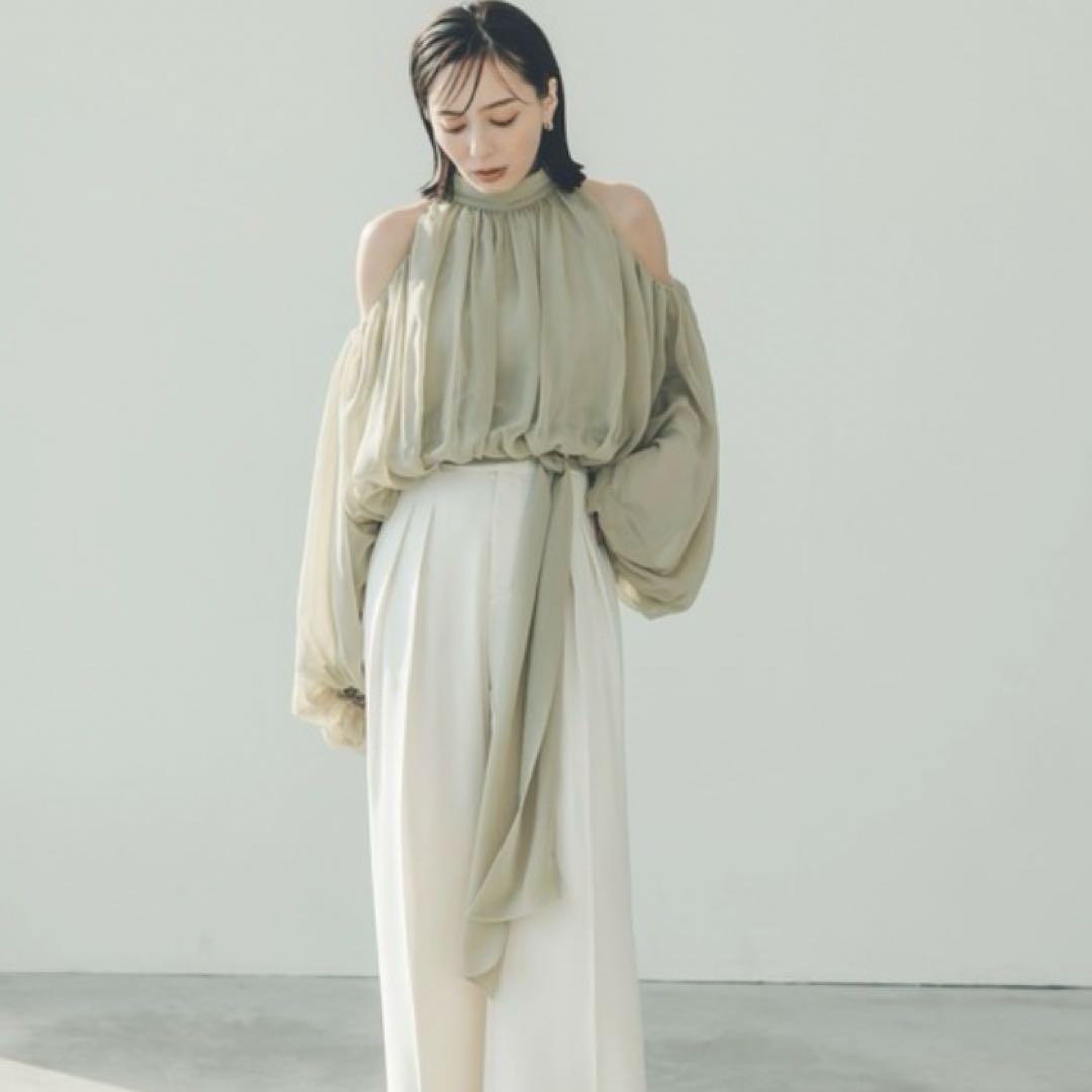 【新品タグ付き】セージグリーン シフォンボリュームブラウス anuans