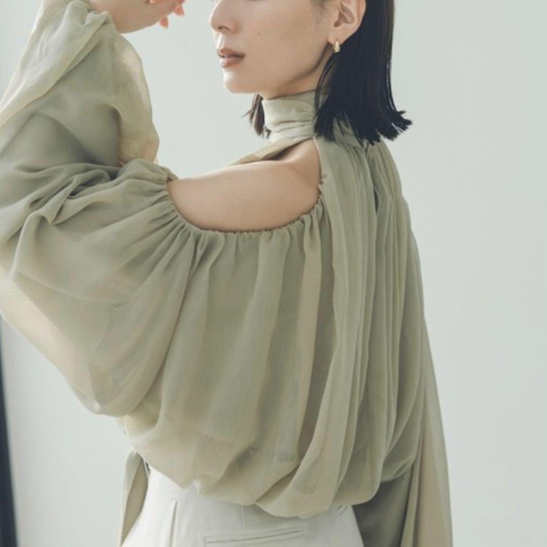 【新品タグ付き】セージグリーン シフォンボリュームブラウス anuans