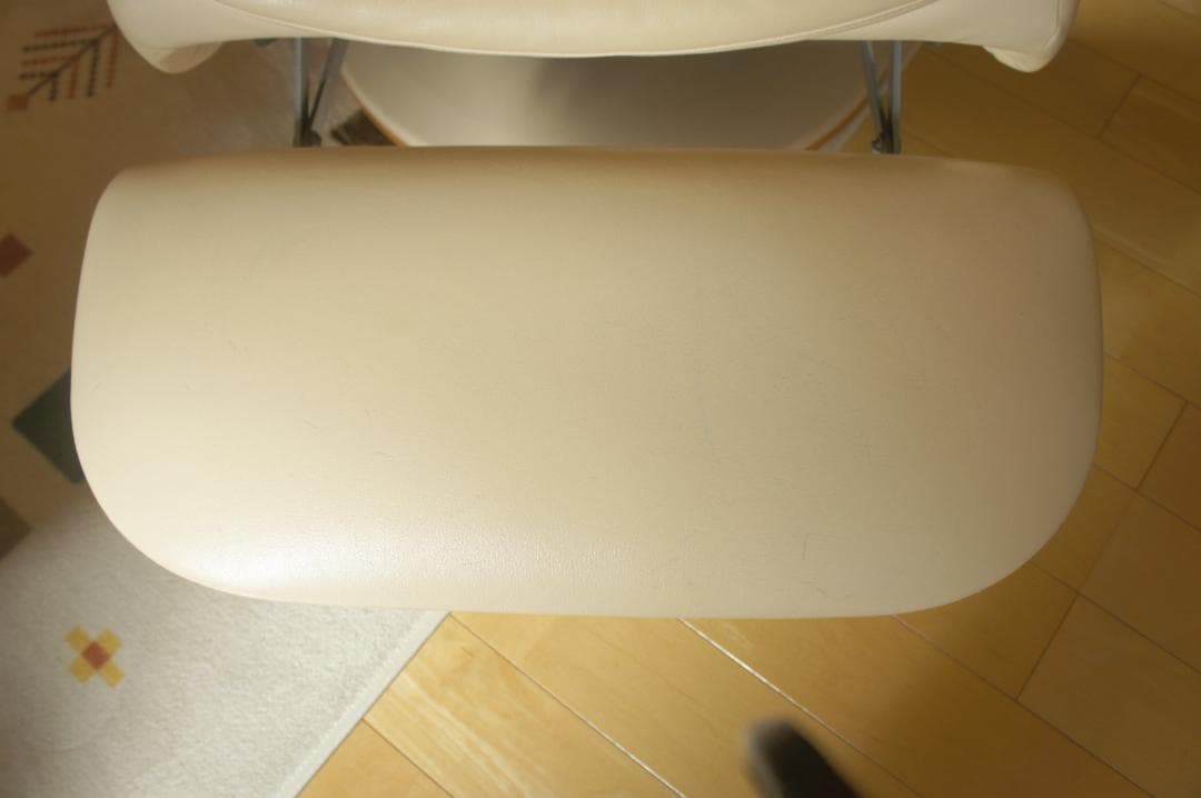 カリモク　回転式リクライニングチェア１脚　ベージュ系　RU86モデル