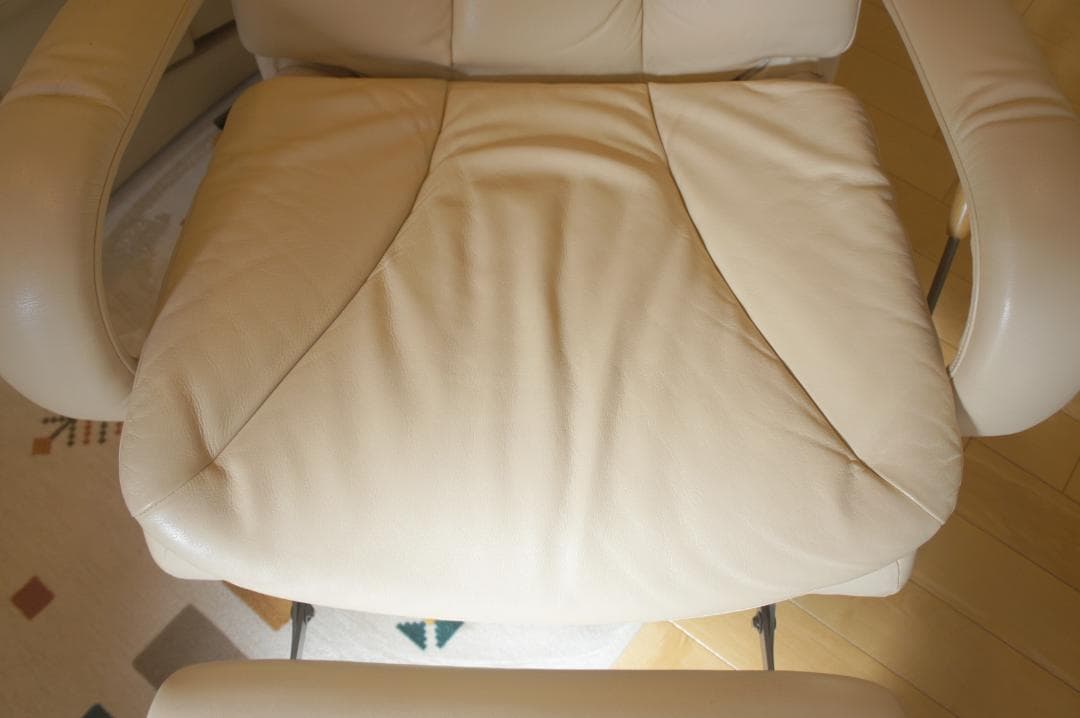 カリモク　回転式リクライニングチェア１脚　ベージュ系　RU86モデル