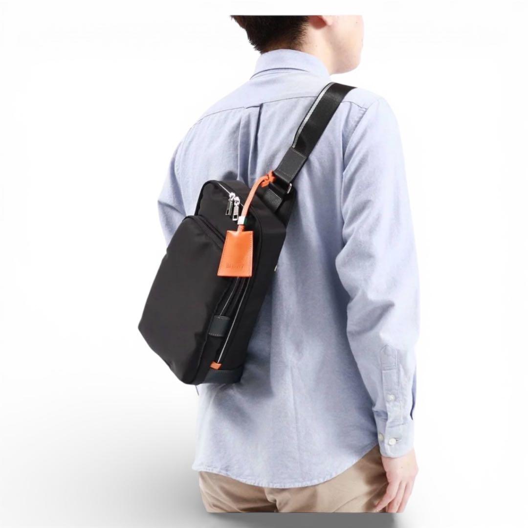 ✨未使用✨イズイット ボディバッグ IS/IT ワンショルダーバッグ A5