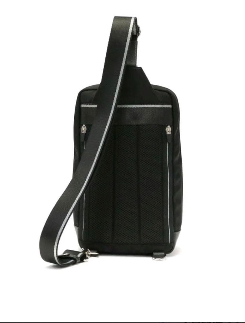 ✨未使用✨イズイット ボディバッグ IS/IT ワンショルダーバッグ A5