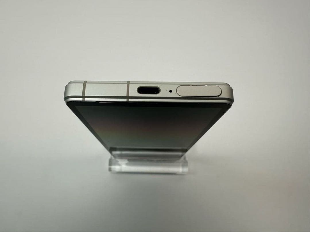 美品 SONY Xperia 5 V docomo 128GB シルバー