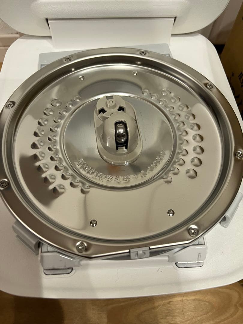 最新【２回のみ使用】5.5合 高級 圧力 IH 炊飯器