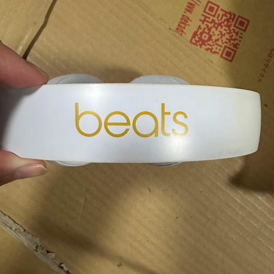 ヘッドホン BeatsStudio3 White
