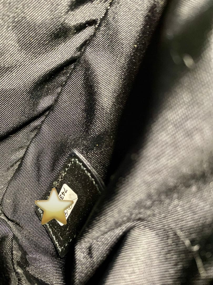 CHANELニュートラベルライン黒