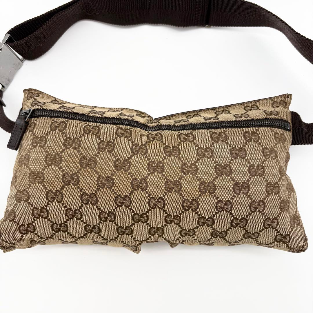 GUCCI　ウエストポーチ　GG柄　キャンバス　斜め掛け　クロスボディ　シルバー