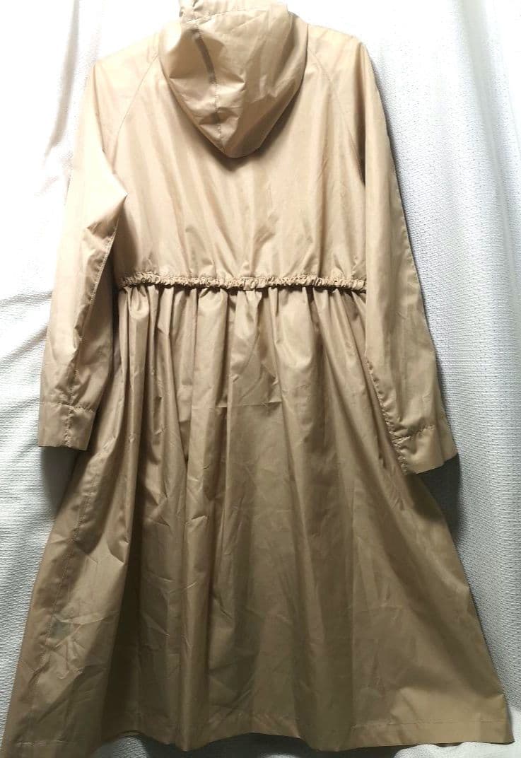 美品　定価13200円　ゆったりフードフリルロングレインコート　ベージュ