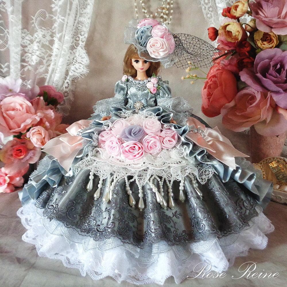 ★初売りセール エリザベス王妃 シルバーグレーのエレガントオーバートレーンドレス