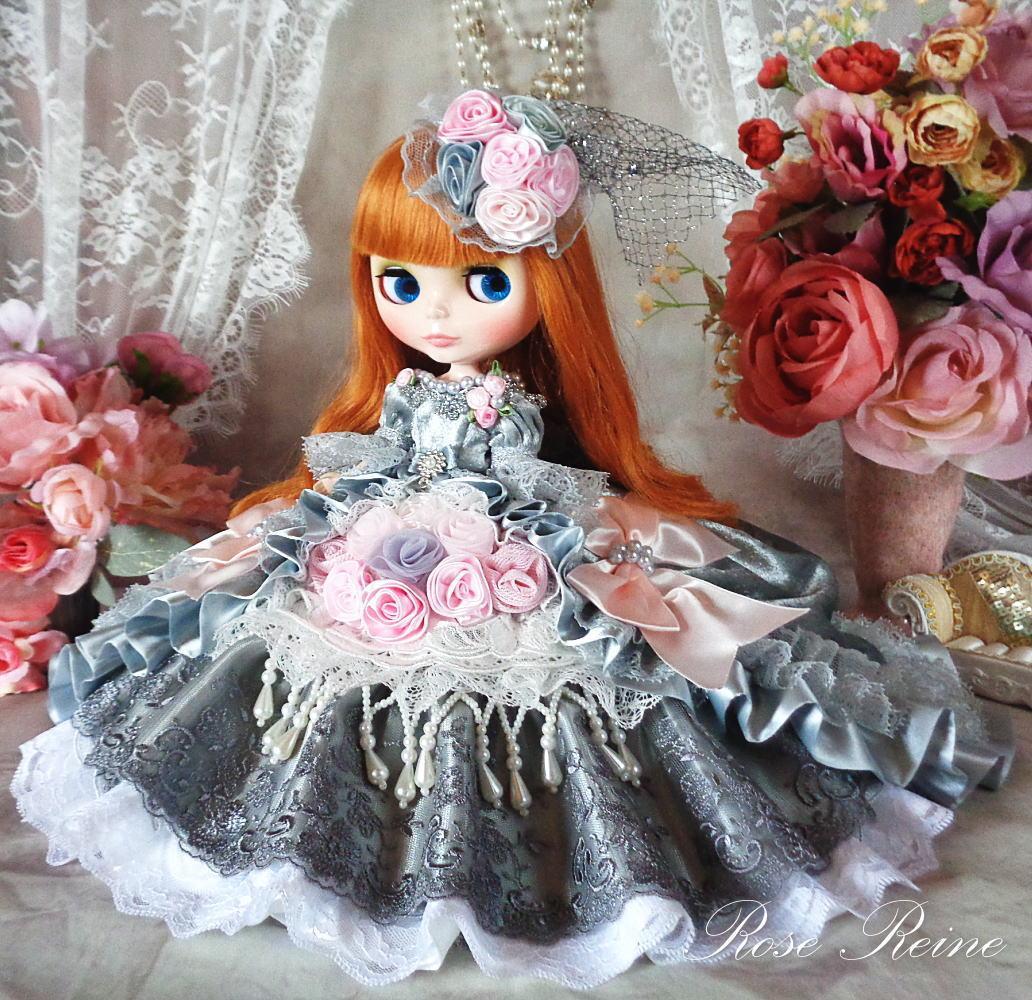 ★初売りセール エリザベス王妃 シルバーグレーのエレガントオーバートレーンドレス