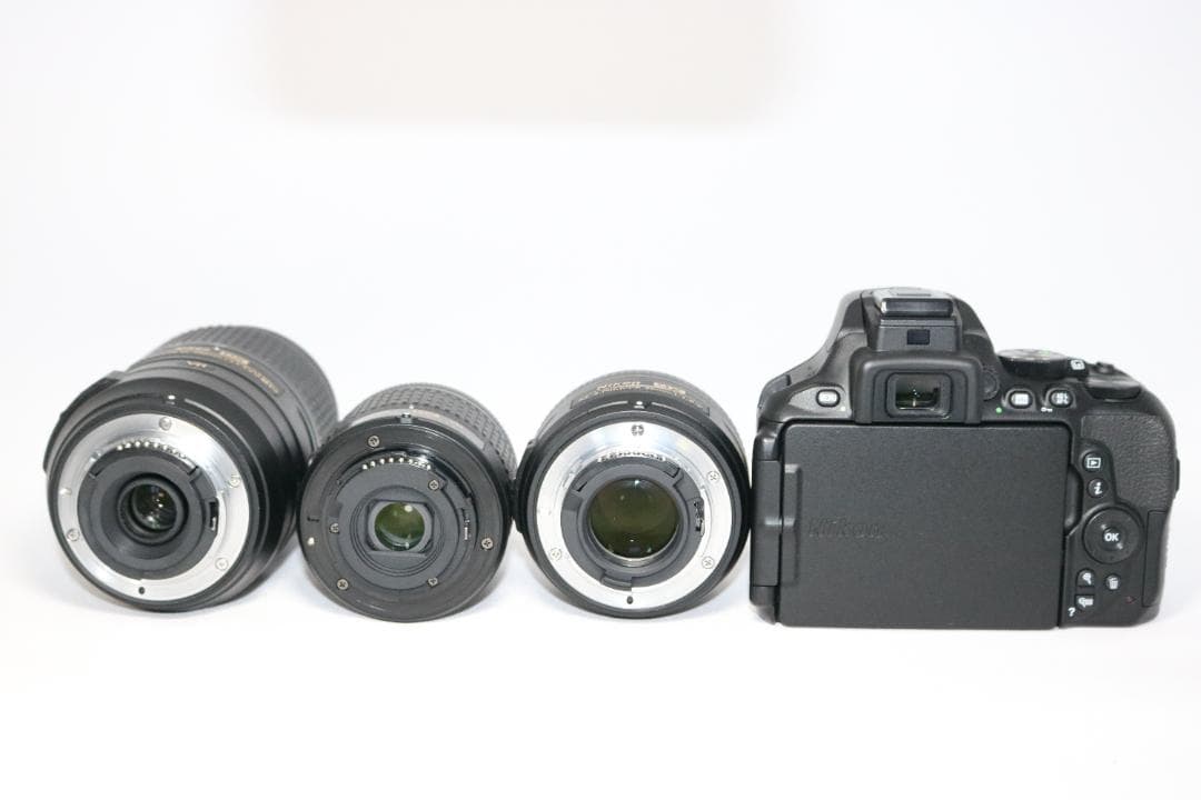 ⭐シリーズ最新！Nikon D5600 ⭐超望遠トリプルキット⭐一眼レフ