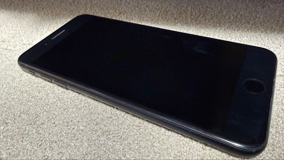 iPhone7 Plus 256GB 黒 SIMフリー 充電端子ゆるめ ケース付