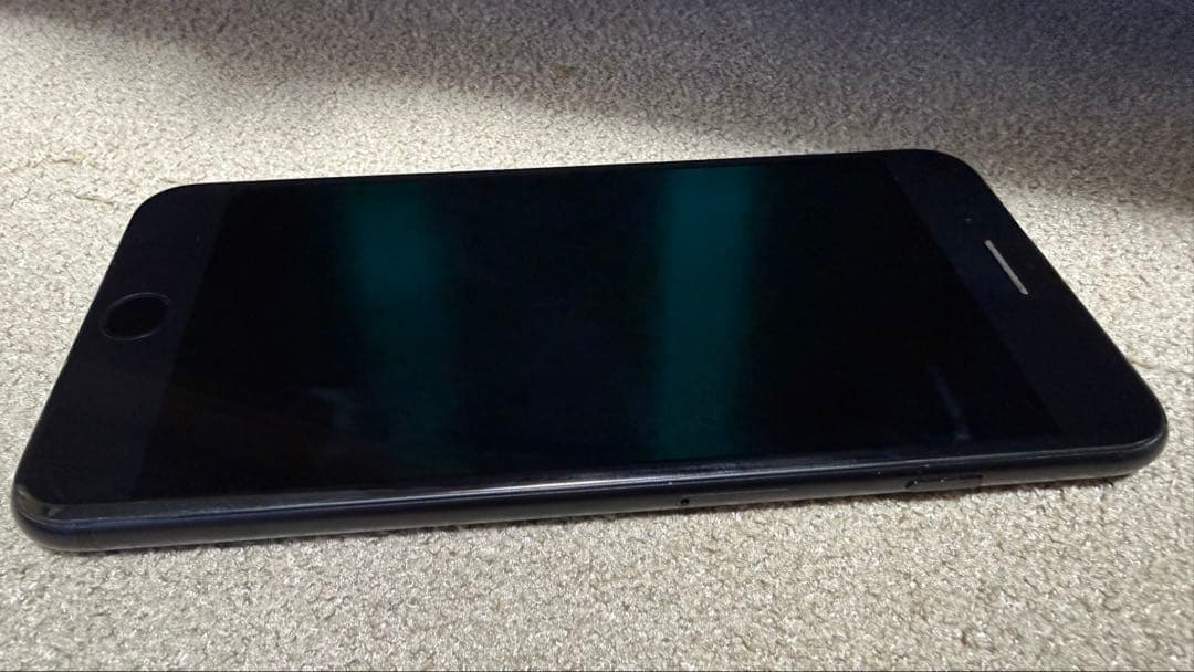 iPhone7 Plus 256GB 黒 SIMフリー 充電端子ゆるめ ケース付