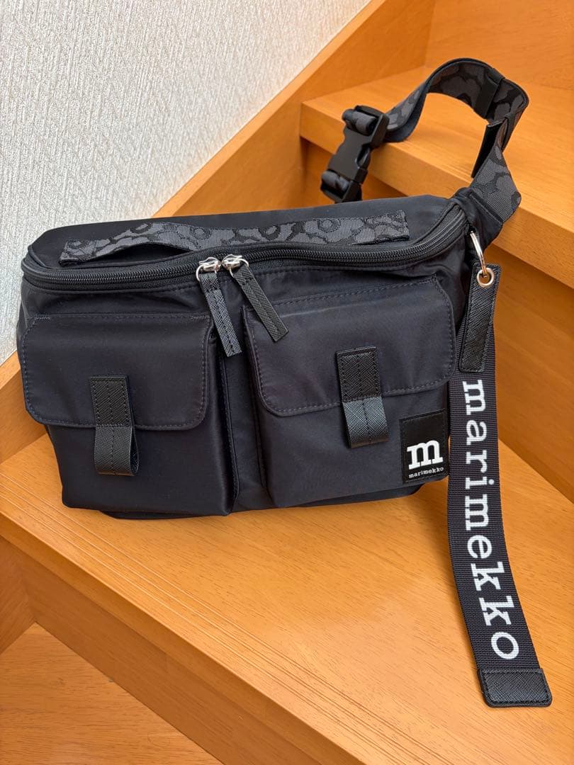 期間限定お値下中【新品】marimekko マリメッコ ボディバッグ