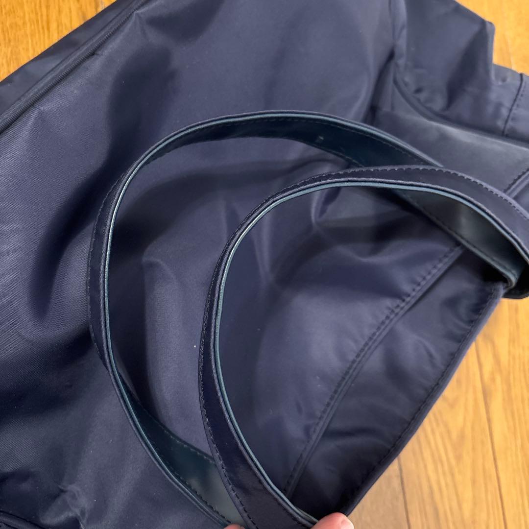 familiarネイビーナイロン2wayショルダーバッグ 赤いリンゴチャーム付き