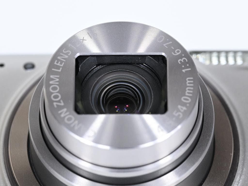 【美品】 キヤノン　Canon IXY 650 シルバー