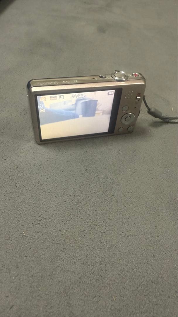 LUMIX デジカメ　DMC-FH8