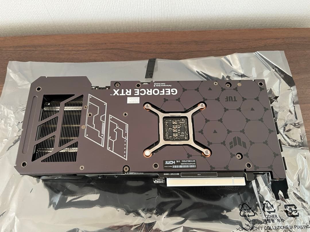 グラフィックボード・グラボ・ビデオカード ASUS TUF Gaming RTX 4070 Ti SUPER