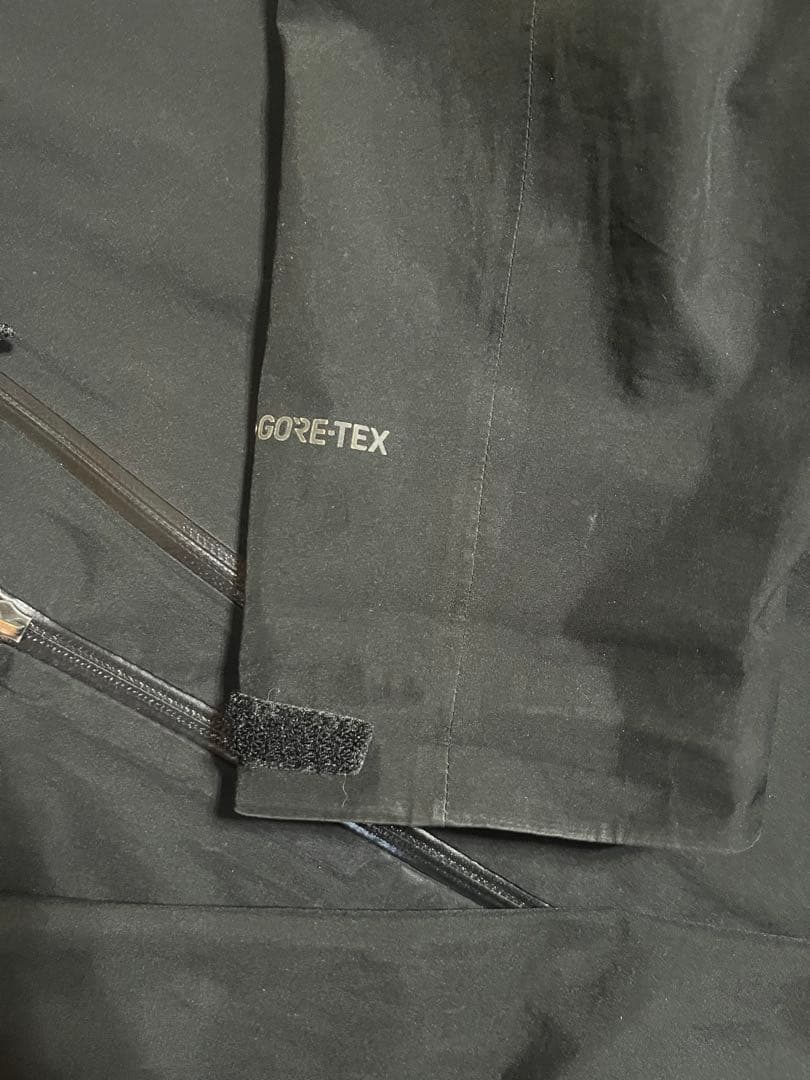 patagonia カルサイトジャケット ブラック　Lサイズ　GORE-TEX