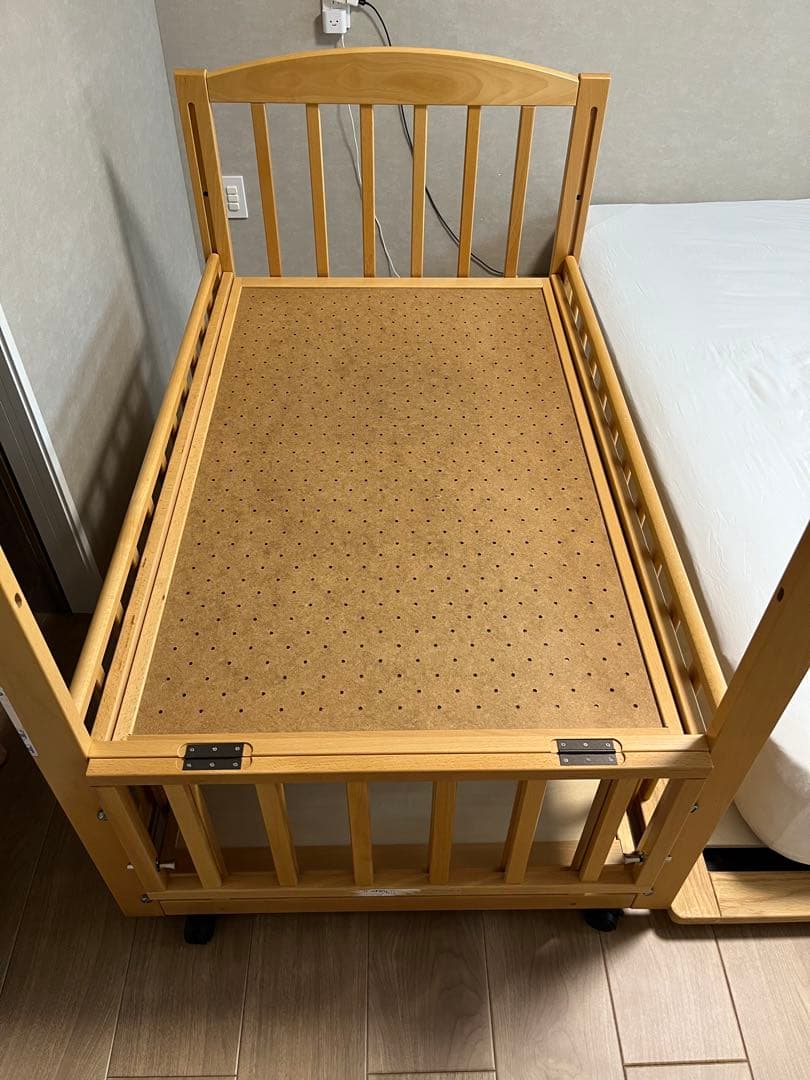 ベビーベッド　ヤマサキ　yamasaki スリーオープンベッド　べッドガード付き