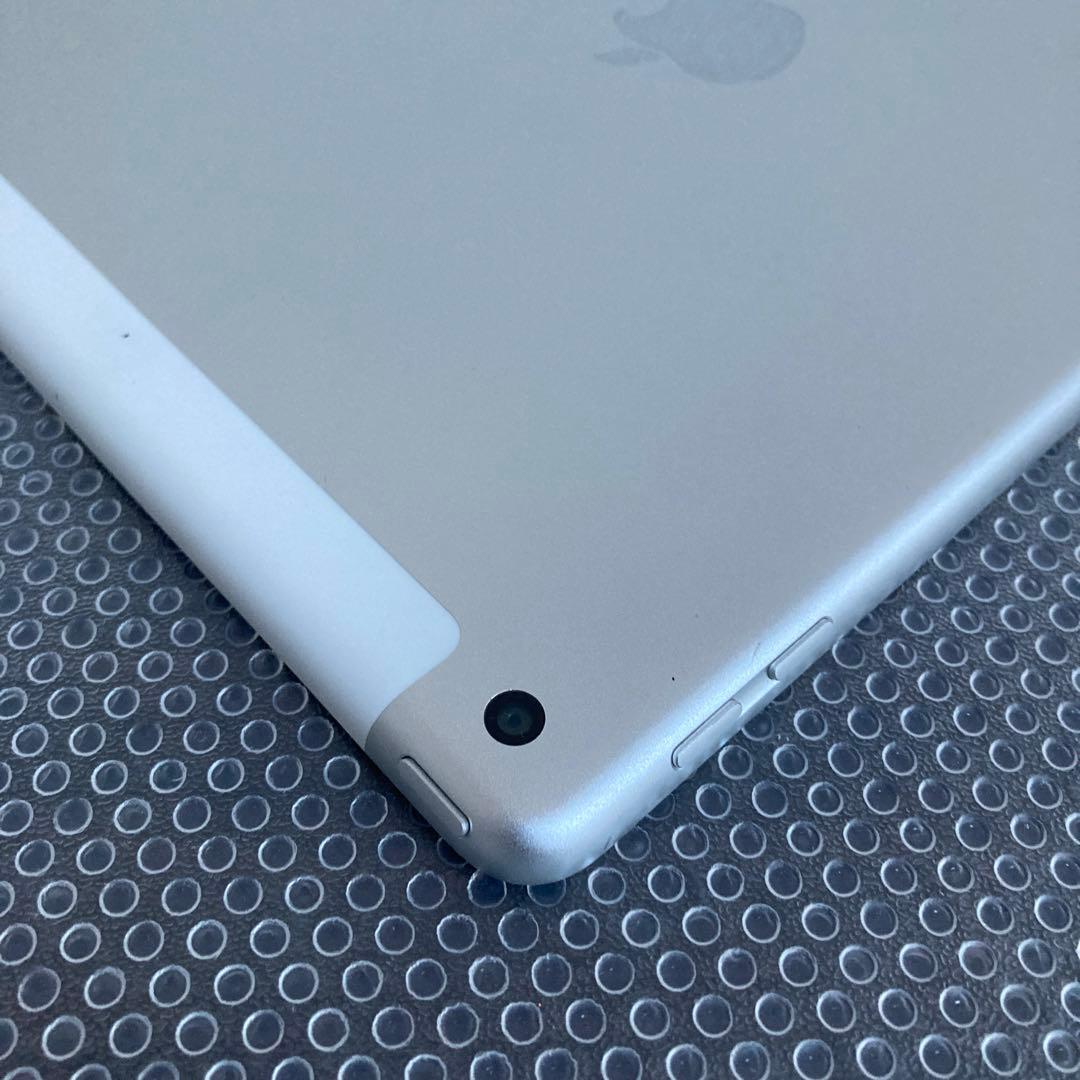 3223【早い者勝ち】比較的美品☆iPad5第5世代128GB SIMフリー☆