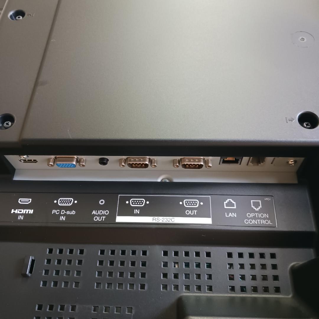 シャープ　55インチ インフォメーションディスプレイ PN-V551　①