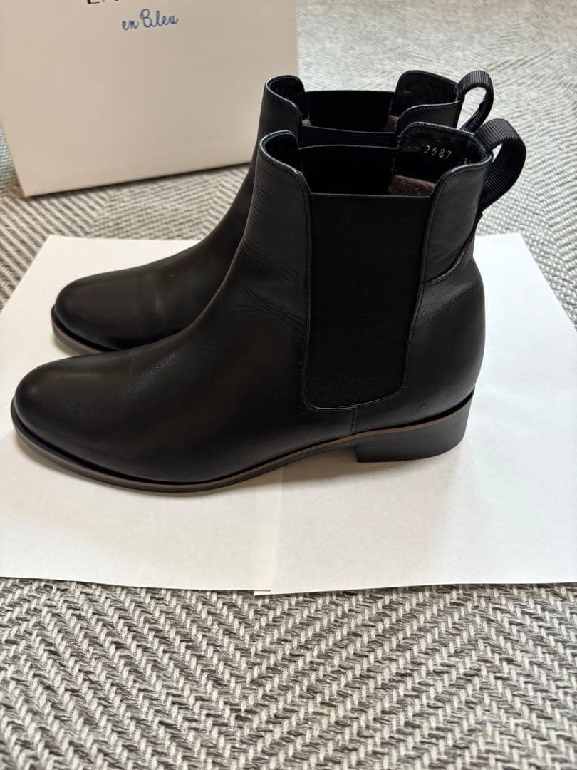 LANVIN en Bleu ブラック サイドゴアブーツ