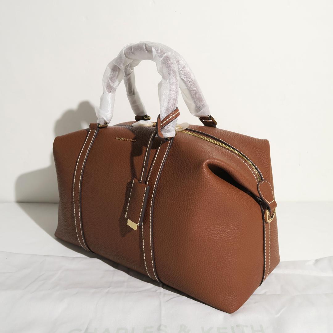 CHARLES & KEITH Chance チャンス レザーボウリングバッグ