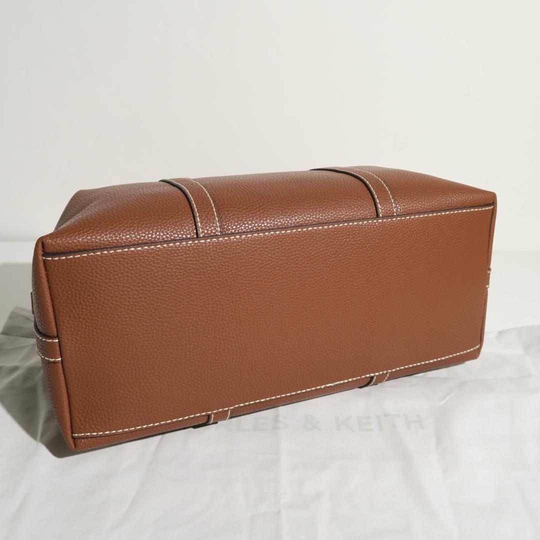 CHARLES & KEITH Chance チャンス レザーボウリングバッグ