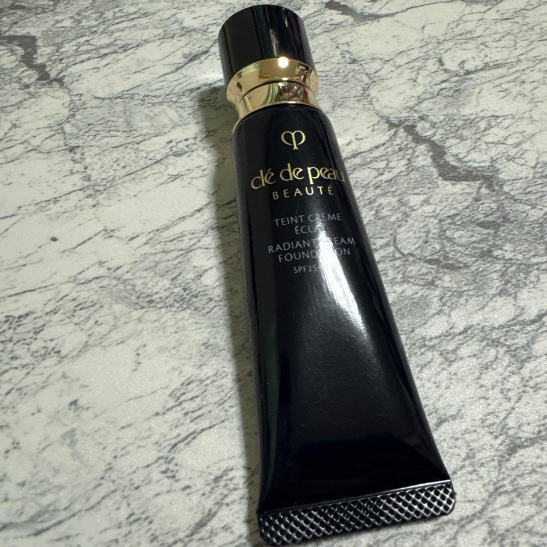 【美品】クレ・ド・ポー　ボーテ　タンクレームエクラn オークル00