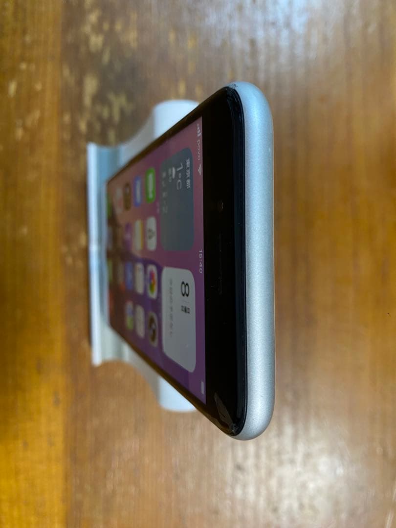 iPhone SE（第二世代） ホワイト 64GB SIMフリー