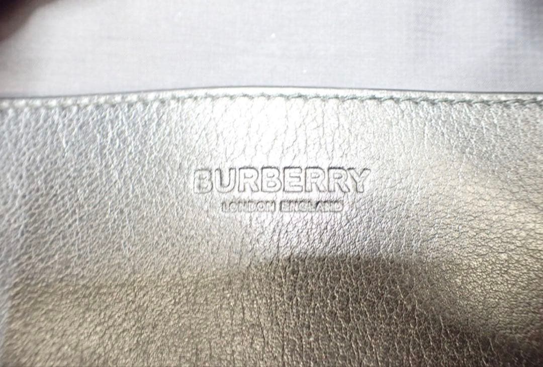 BURBERRY ブラック ボディバッグ