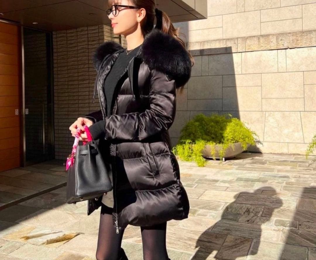 プラダ　ダウン　コート　29P117 正規品　フード　岡部あゆみ　濃紺　ファー