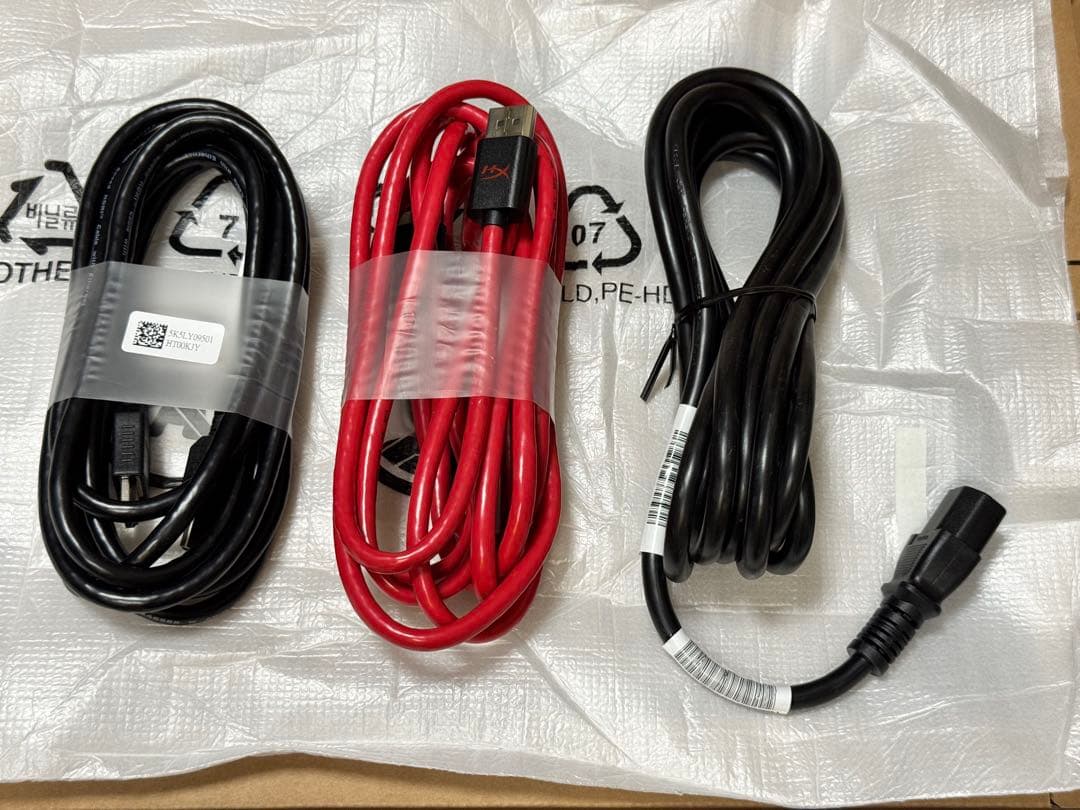 モニターアーム付きゲーミングモニター HyperX Armada 27 QHD