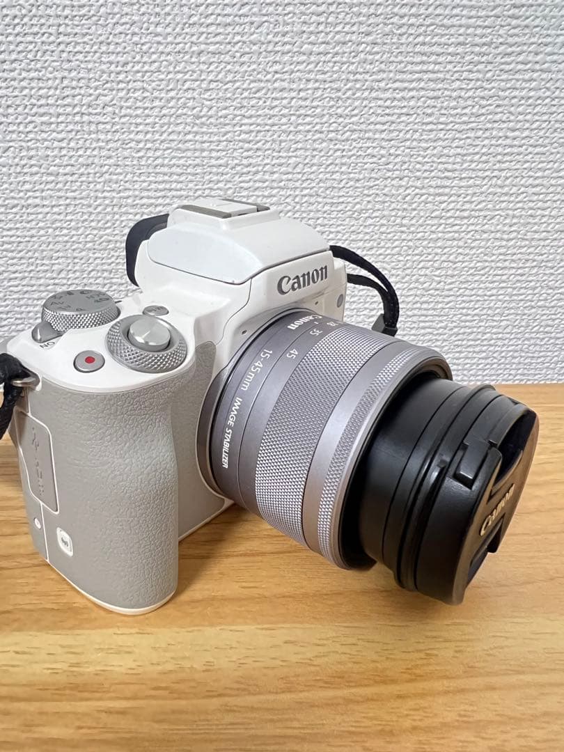 Canon EOS Kiss M ホワイト 15-45mmレンズ付きミニチュア付