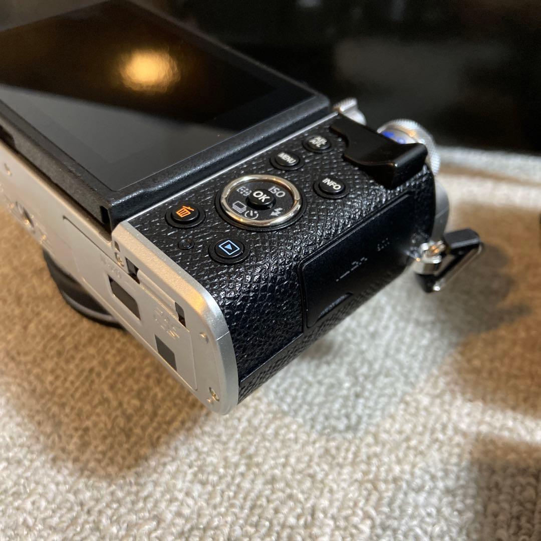 【購入後３ヶ月未満出品】Olympus PEN E-P7 ダブルレンズセット