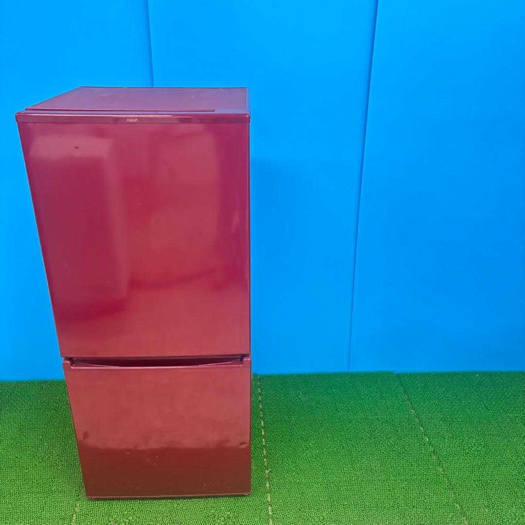 620 AQUA レッドカラー　冷蔵庫　100L以上　168L 小型　一人暮らし