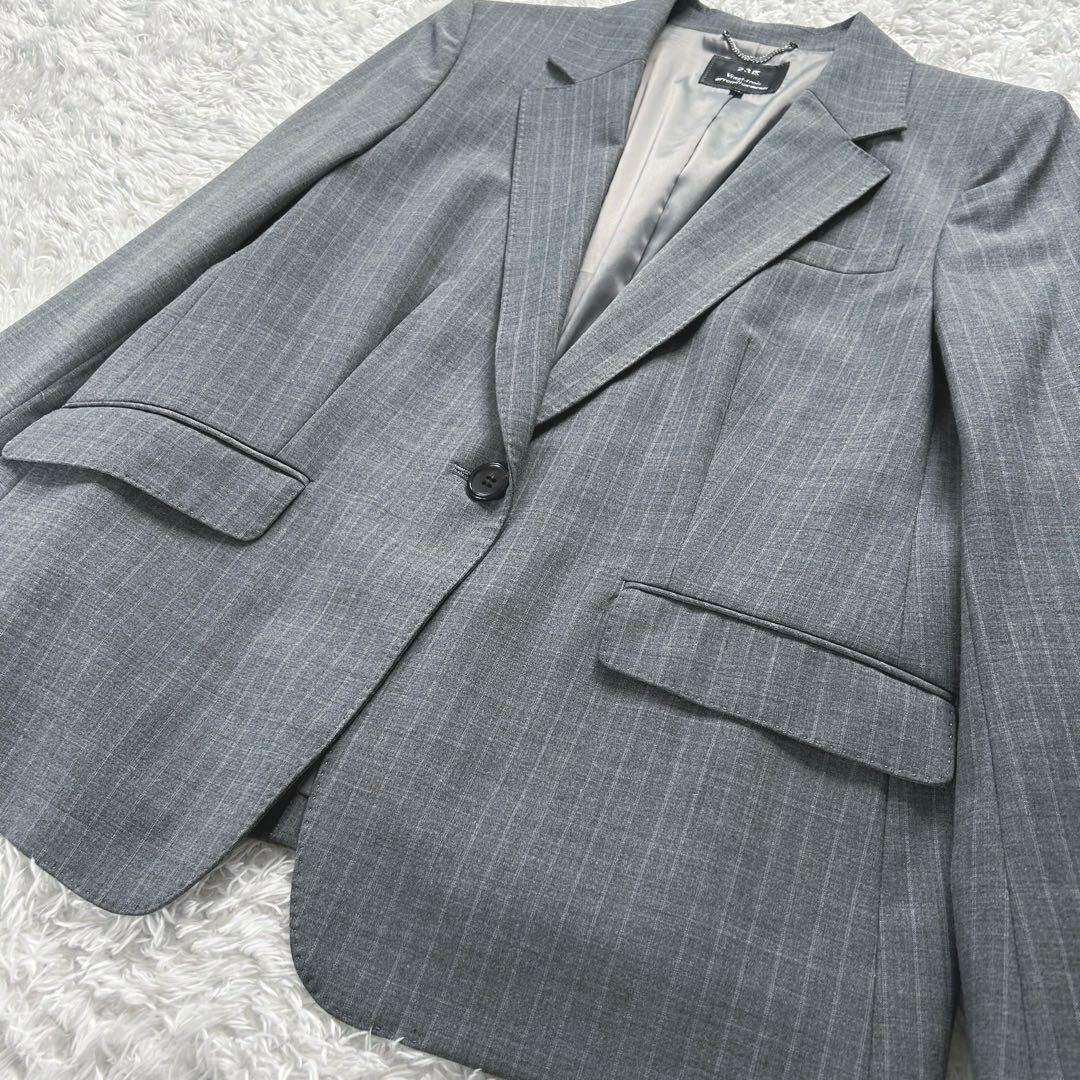 【極美品・大きいサイズ 44】　23区　パンツスーツ　ビジネス　ストライプ　灰色