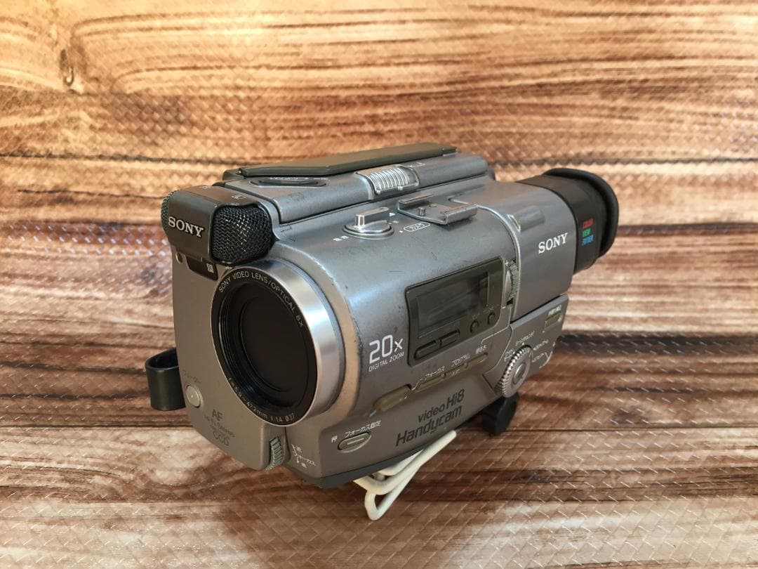 撮影再生ダビングOK　SONY　CCD-TR2　付属品あり　Hi8　動作良好